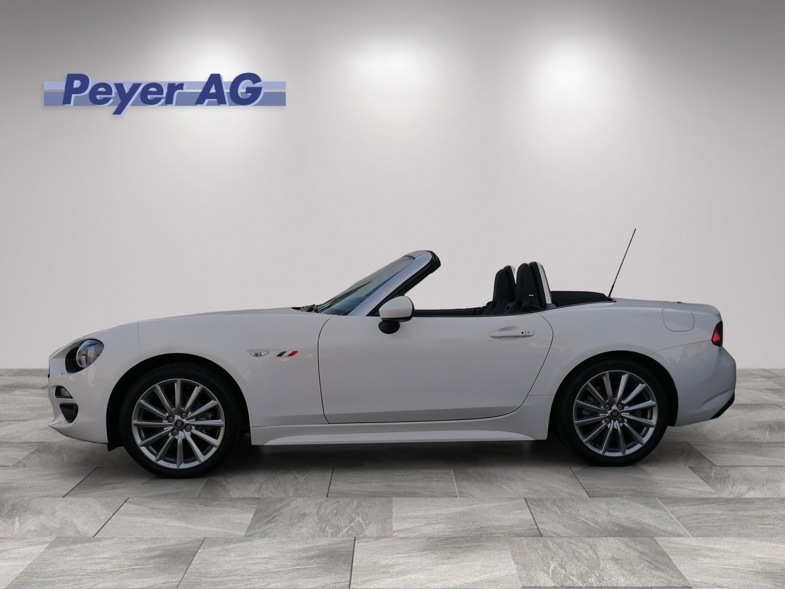 FIAT 124 Spider 1.4 MultiAir Lusso, Petrol, Second hand / Used, Manual - 3