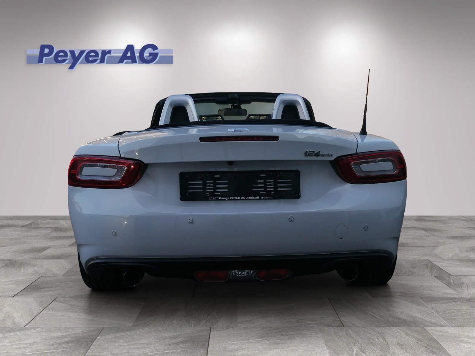 FIAT 124 Spider 1.4 MultiAir Lusso, Petrol, Second hand / Used, Manual - 4