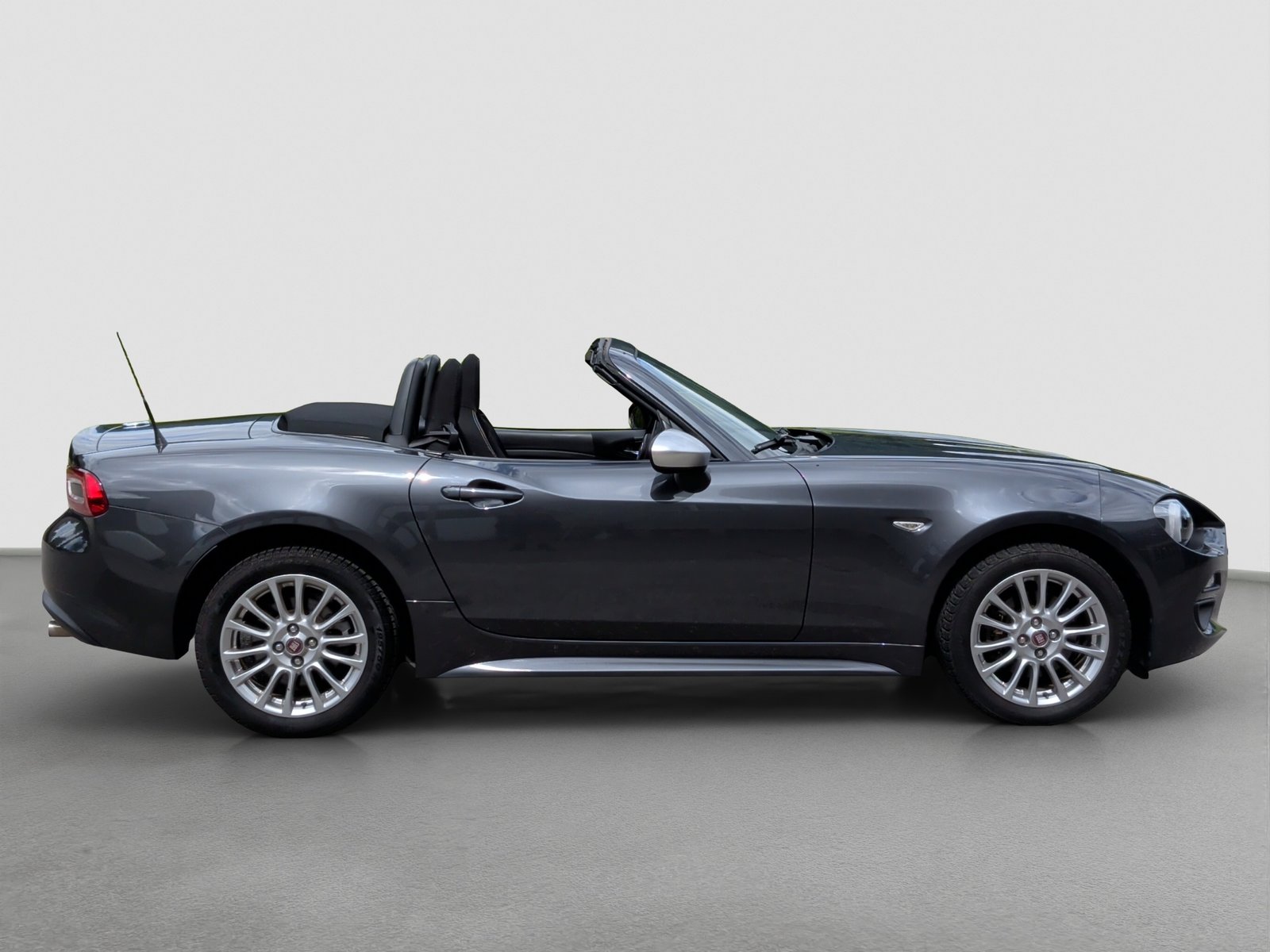 FIAT 124 Spider 1.4 TB, Essence, Occasion / Utilisé, Manuelle - 6