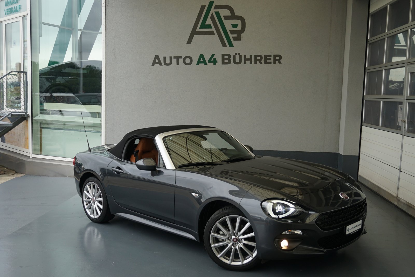 FIAT 124 Spider 1.4 TB Lusso, Petrol, Second hand / Used, Automatic - 3