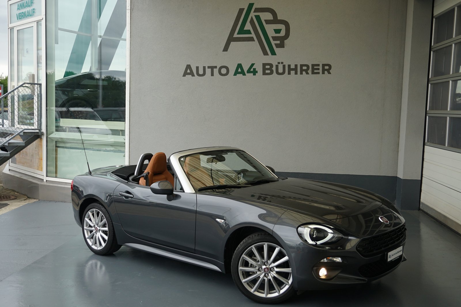 FIAT 124 Spider 1.4 TB Lusso, Petrol, Second hand / Used, Automatic - 4
