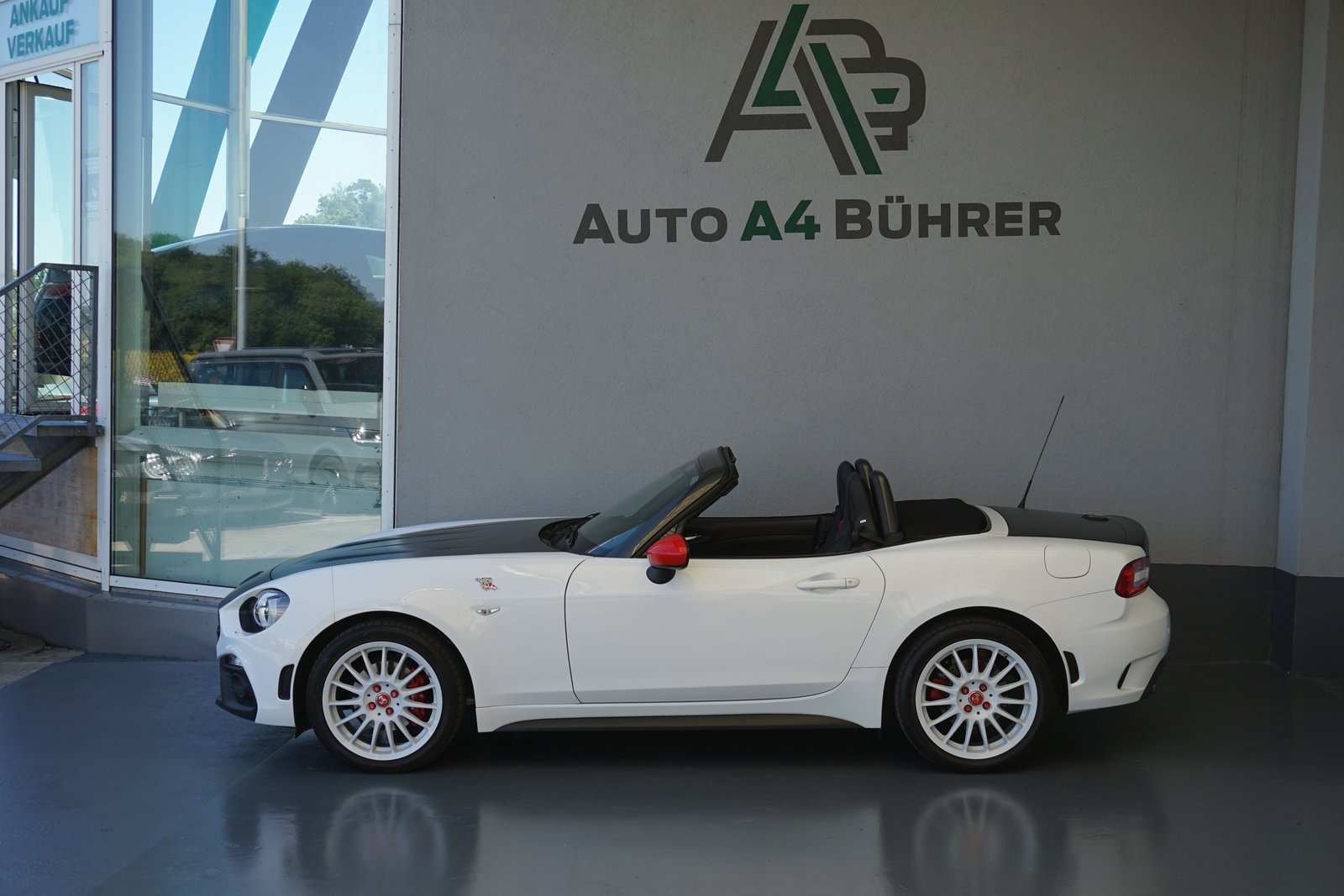 FIAT 124 Spider 1.4 TB Abarth 170PS Automat, Benzin, Occasion / Gebraucht, Automatik - 2