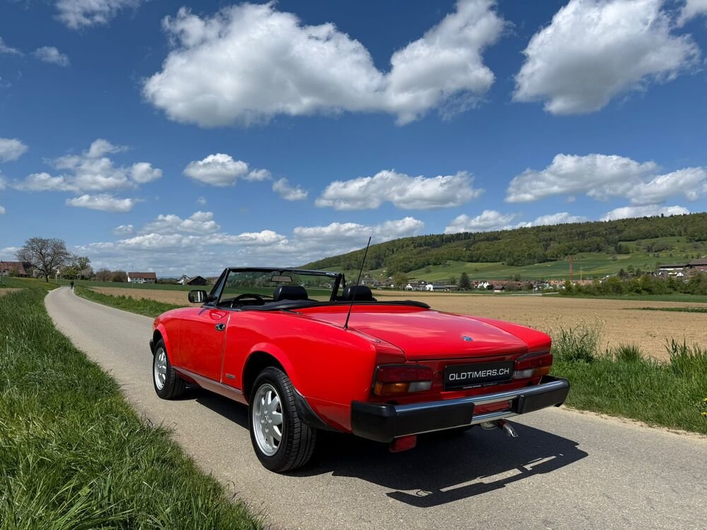FIAT 124 Spider DS Europa 2.0 i.e., Benzin, Oldtimer, Handschaltung - 2