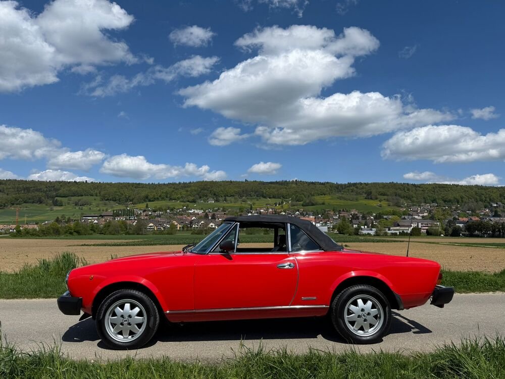 FIAT 124 Spider DS Europa 2.0 i.e., Benzin, Oldtimer, Handschaltung - 4