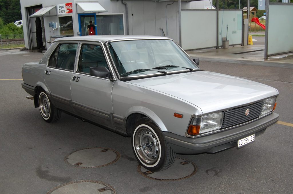 FIAT 131 Argenta, Essence, Occasion / Utilisé, Manuelle - 4