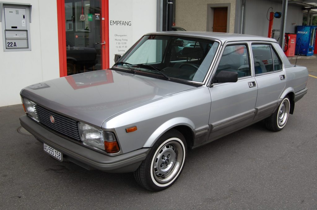 FIAT 131 Argenta, Essence, Occasion / Utilisé, Manuelle - 2