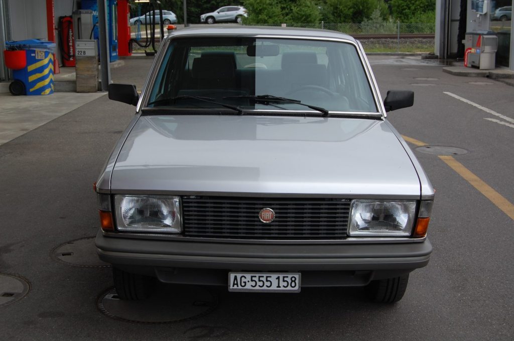 FIAT 131 Argenta, Essence, Occasion / Utilisé, Manuelle - 3