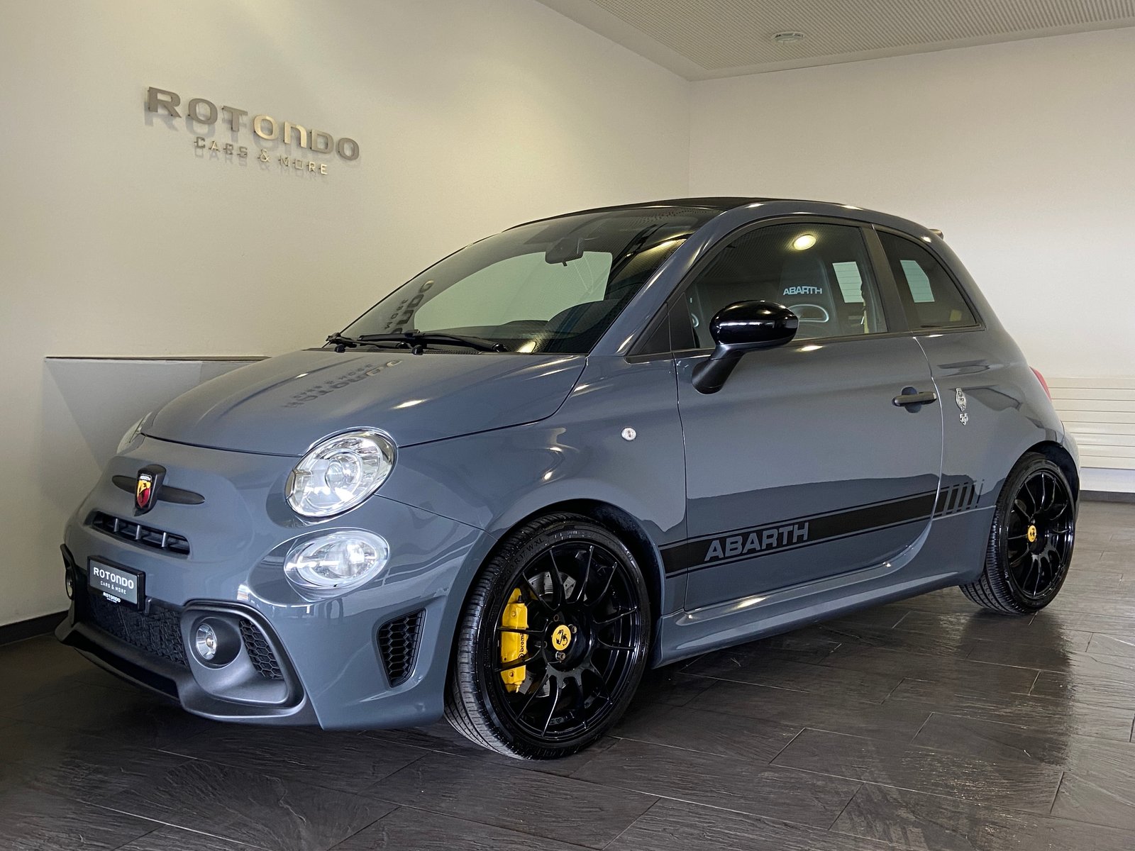 FIAT 595 Cabrio 1.4 16V Turbo Abarth Competizione Dualogic -