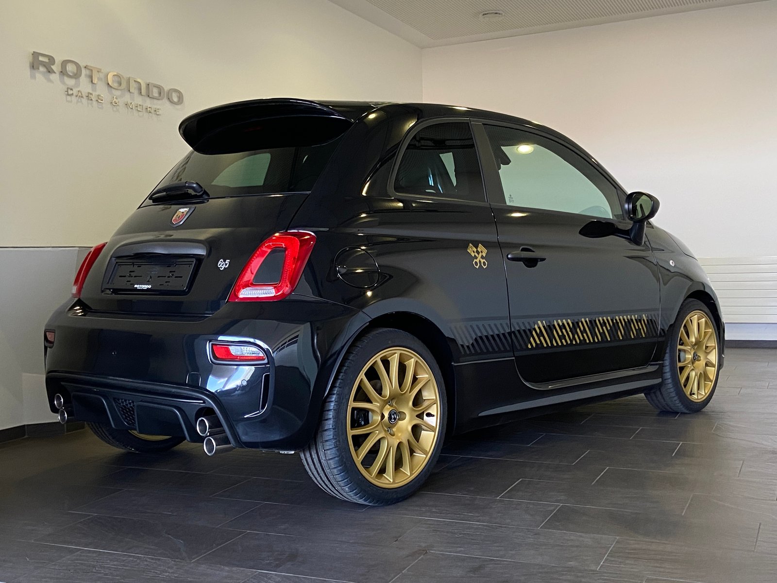 FIAT Abarth 695 75 Anniversario - Final Edition, Petrol, Second hand / Used, Manual - 2