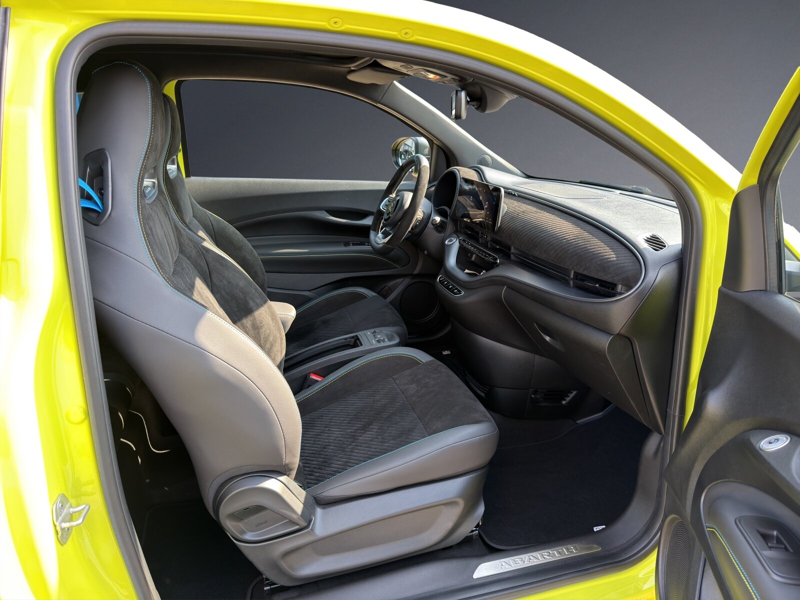 FIAT Abarth 500e Scorpionissima, Électrique, Occasion / Utilisé, Automatique - 7