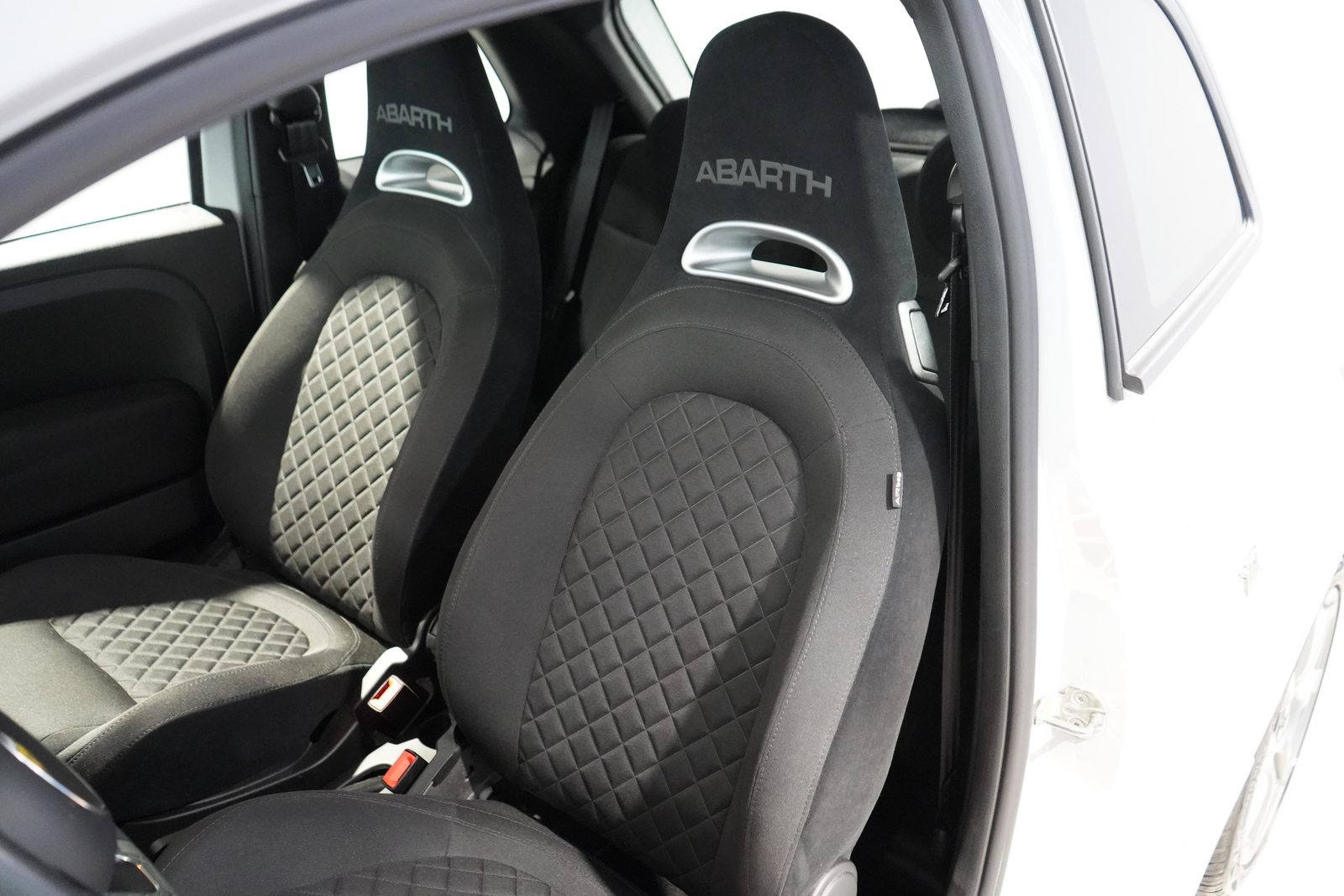 FIAT 595 Abarth 1.4 T-Jet 165, Petrol, Second hand / Used, Manual - 7