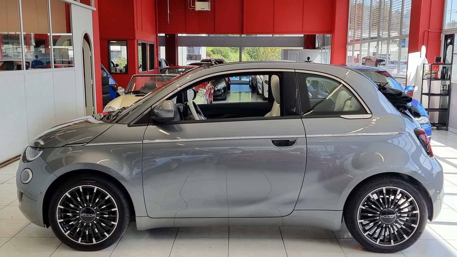 FIAT 500 Cabrio La Prima by Bocelli Top 42 KWh 118 PS, Électrique, Voiture nouvelle, Automatique - 3