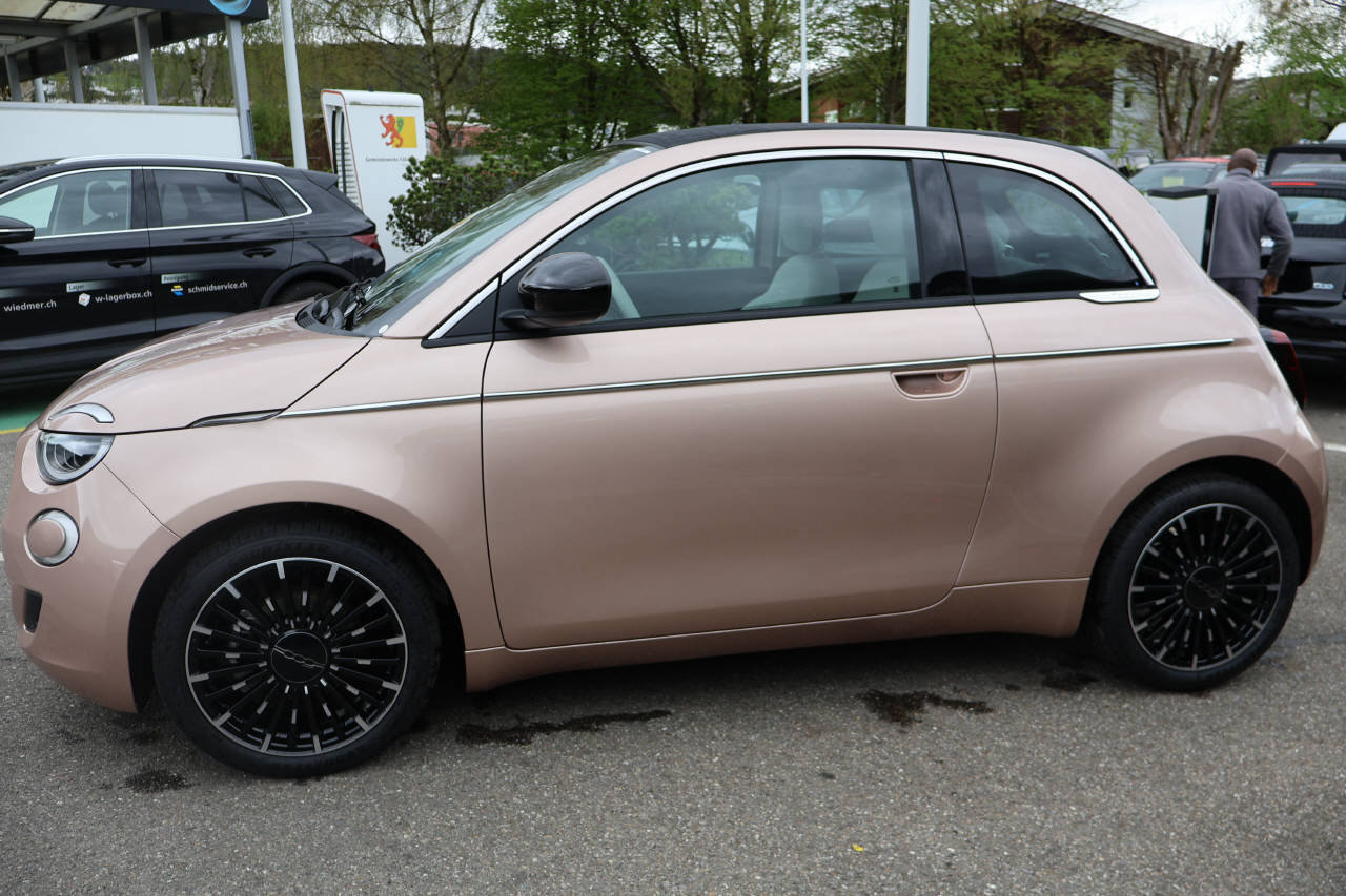 FIAT 500 Cabrio 1.0 Hybrid La Prima, Mild-Hybrid Benzin/Elektro, Neuwagen, Handschaltung - 6