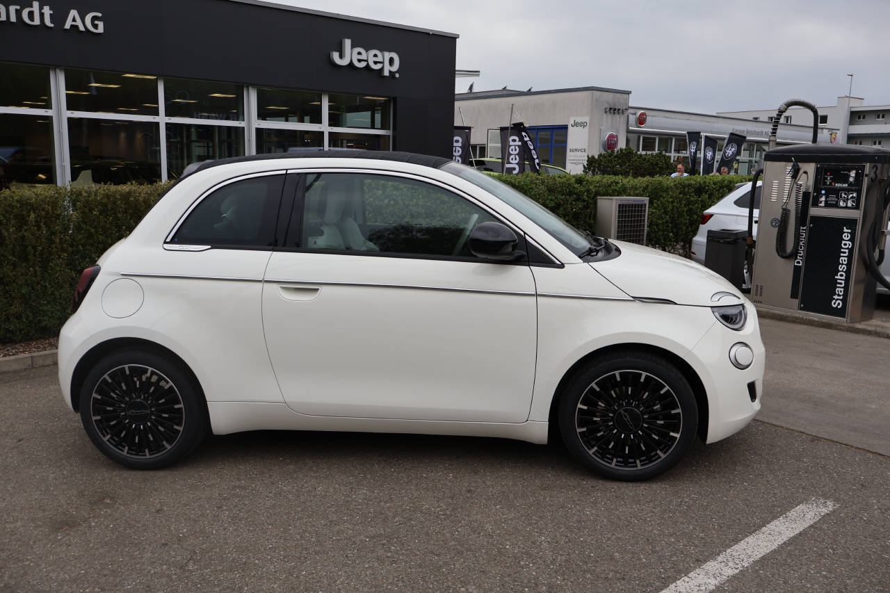 FIAT 500 Cabrio 1.0 Hybrid La Prima, Mild-Hybrid Petrol/Electric, New car, Manual - 2