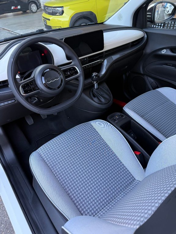 FIAT 500 1.0 Hybrid Dolcevita, Mild-Hybrid Benzin/Elektro, Neuwagen, Handschaltung - 7