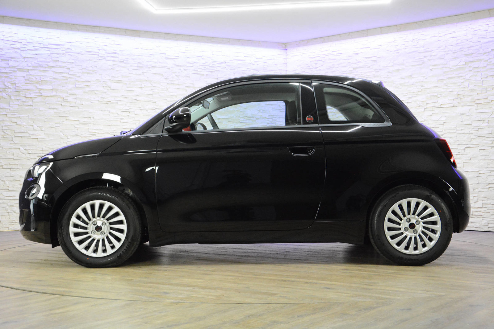 FIAT 500 Red Komfortpaket, Electric, Second hand / Used, Automatic - 3