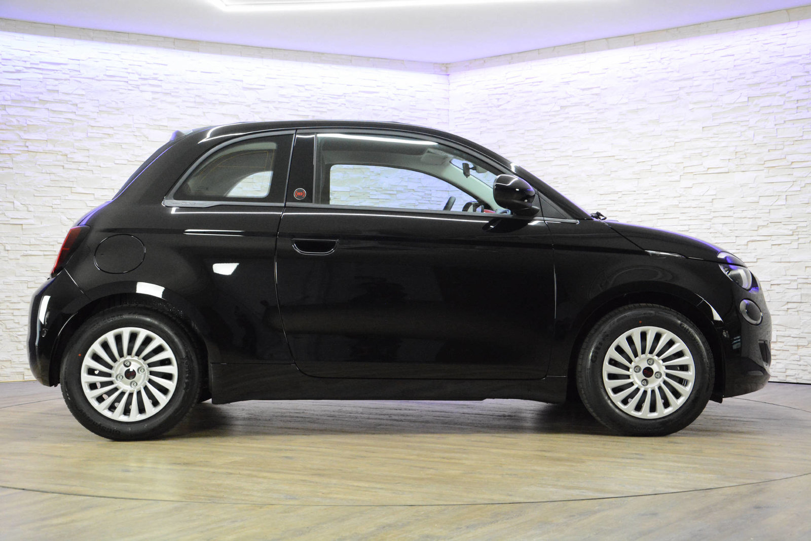 FIAT 500 Red Komfortpaket, Electric, Second hand / Used, Automatic - 4