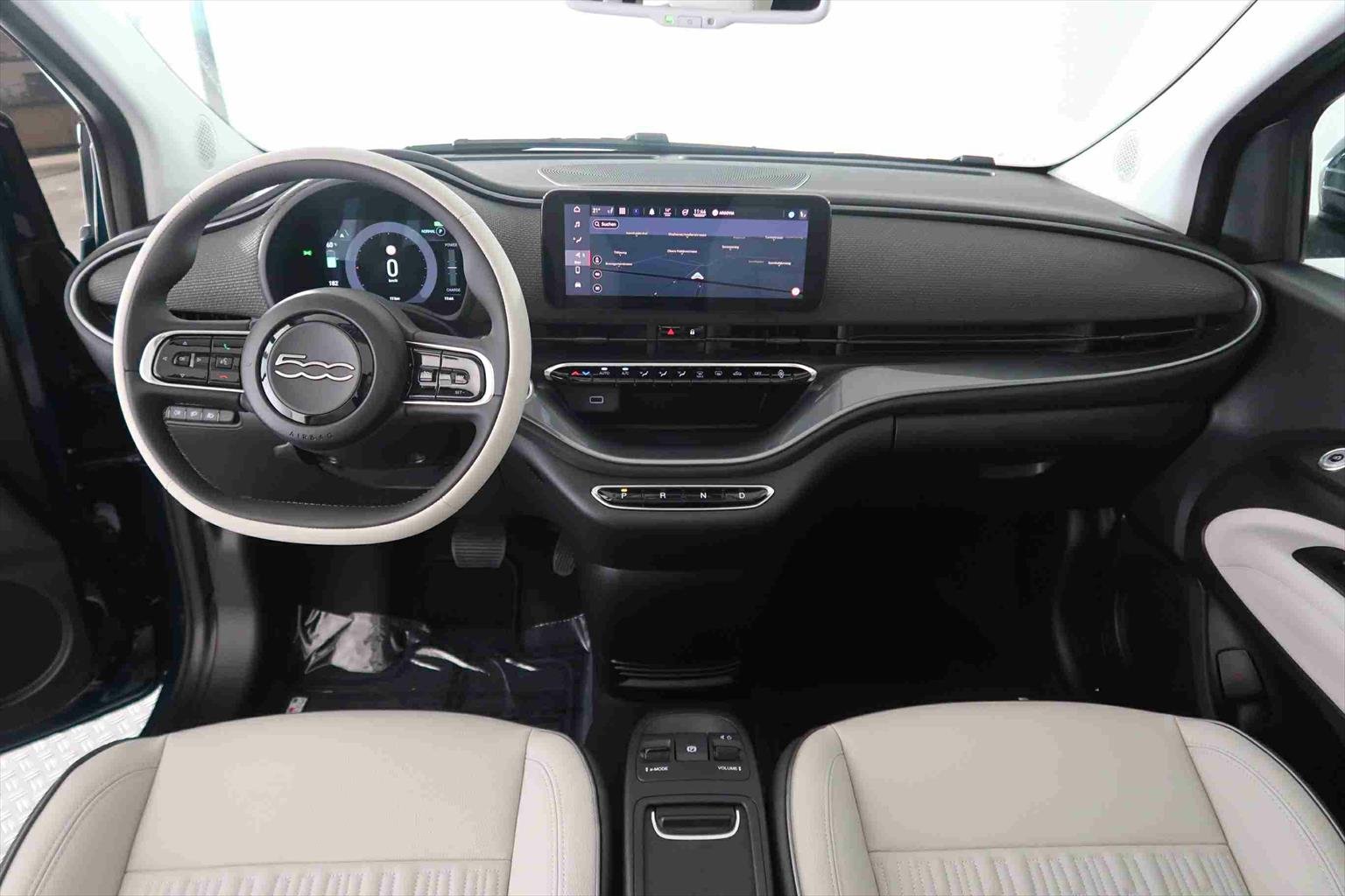 FIAT 500 C electric 87 kW La Prima by Bocelli, Elektro, Occasion / Gebraucht, Automatik - 5