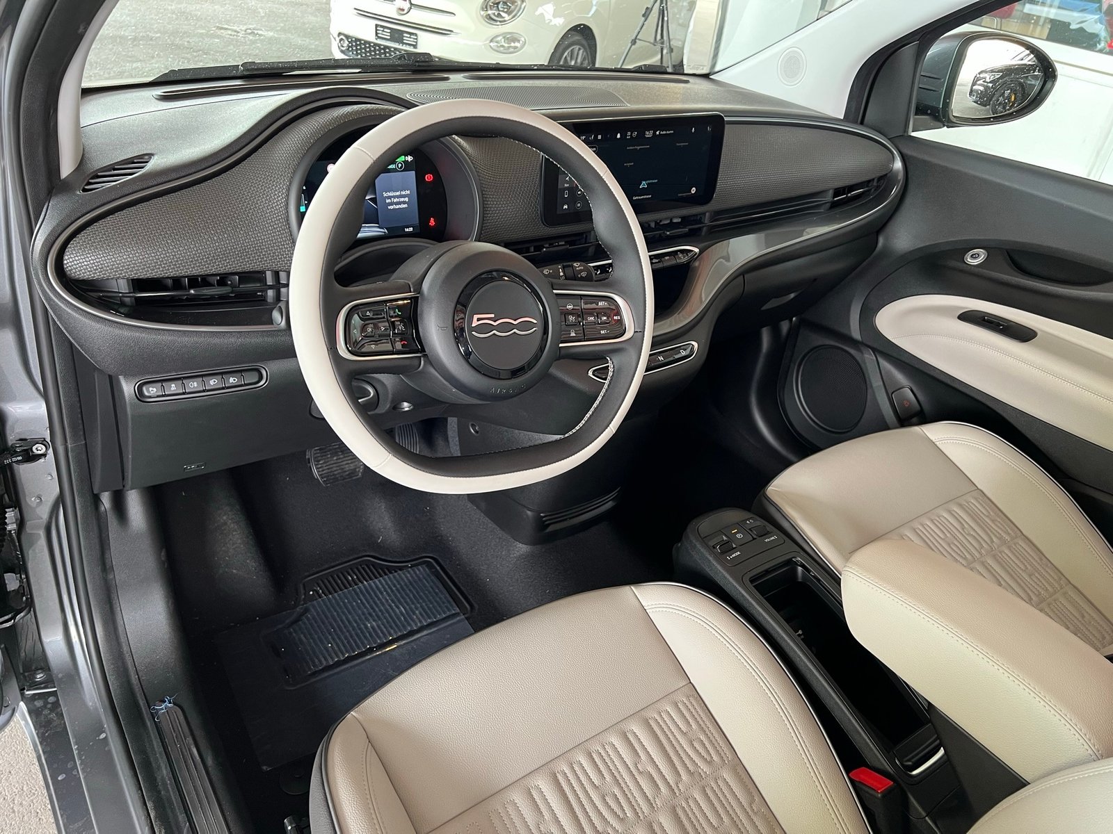 FIAT 500 Cabrio La Prima, Elektro, Occasion / Gebraucht, Automatik - 3