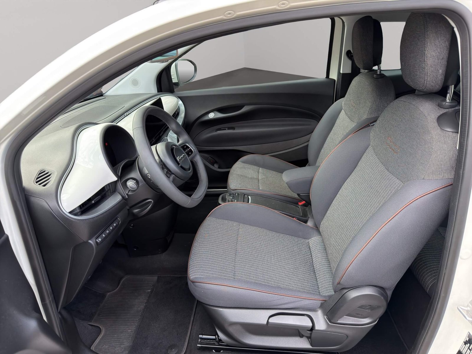 FIAT 500 Cabrio Electric 87 kw Icon, Electric, Second hand / Used, Automatic - 7