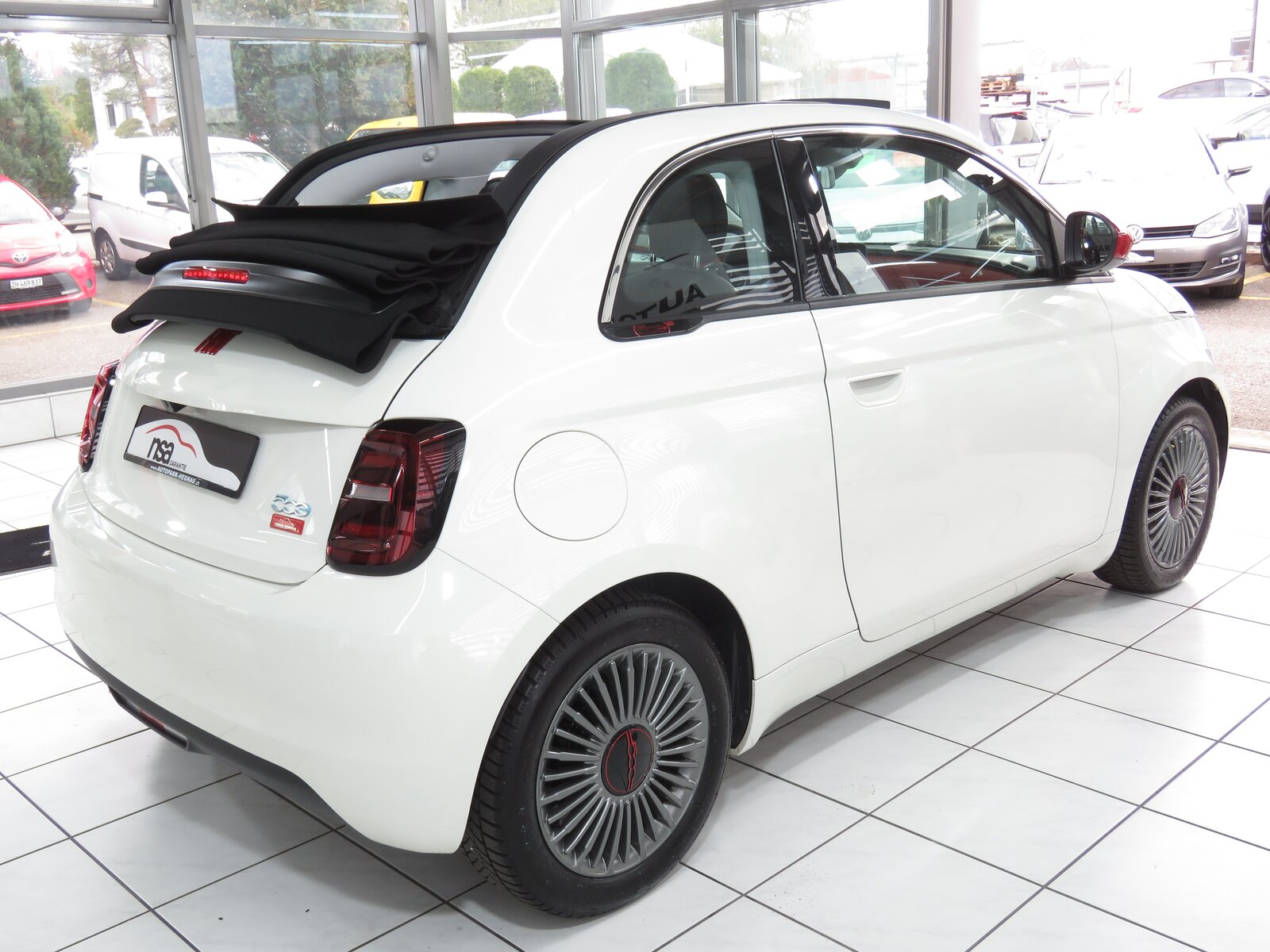 FIAT 500 C electric 87 kW Swiss Edition, Elektro, Occasion / Gebraucht, Automatik - 4