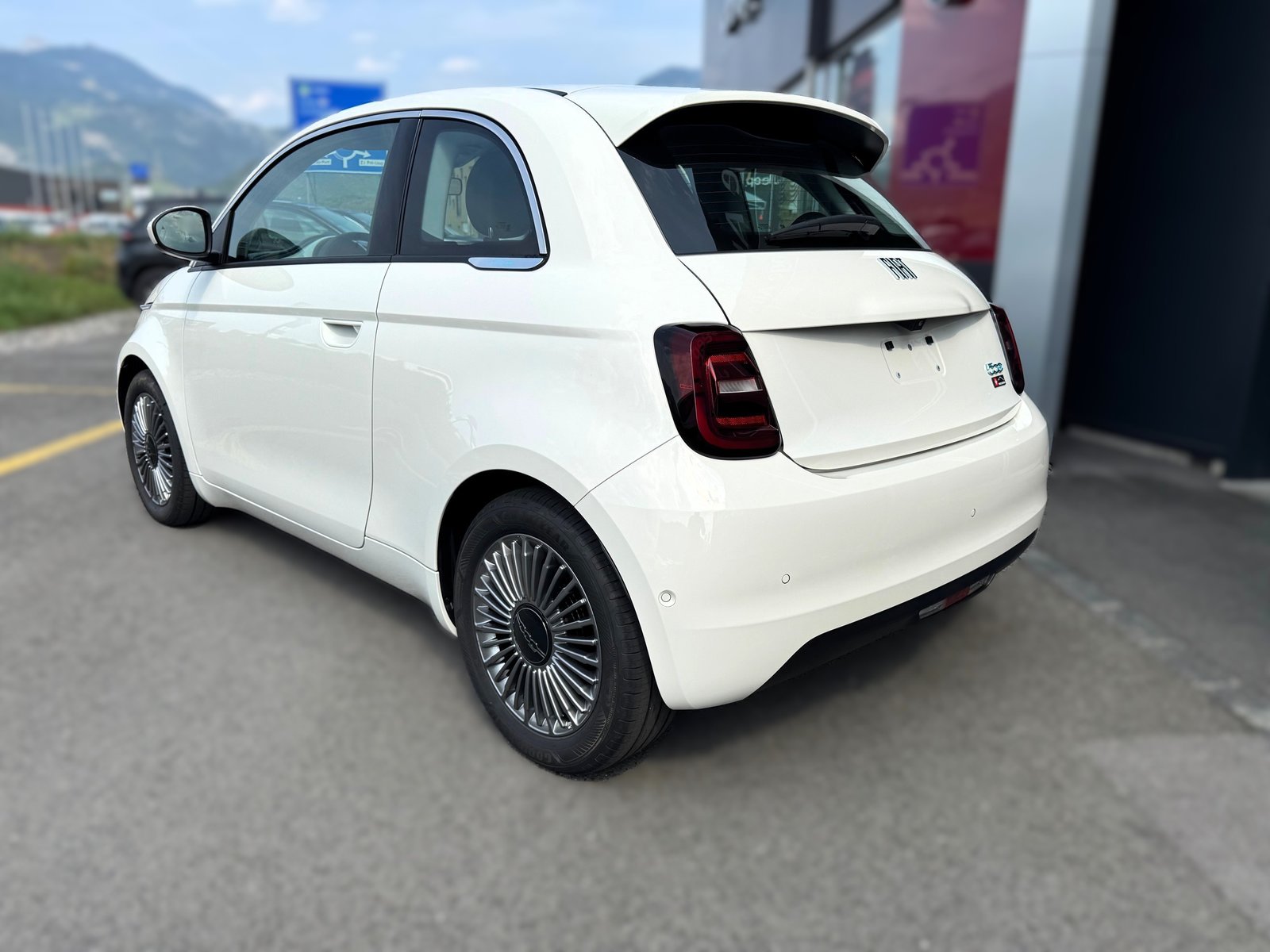 FIAT 500 electric 87 kW Swiss Edition, Electric, New car, Automatic - 4
