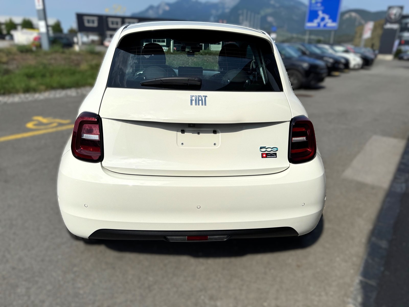 FIAT 500 electric 87 kW Swiss Edition, Electric, New car, Automatic - 5
