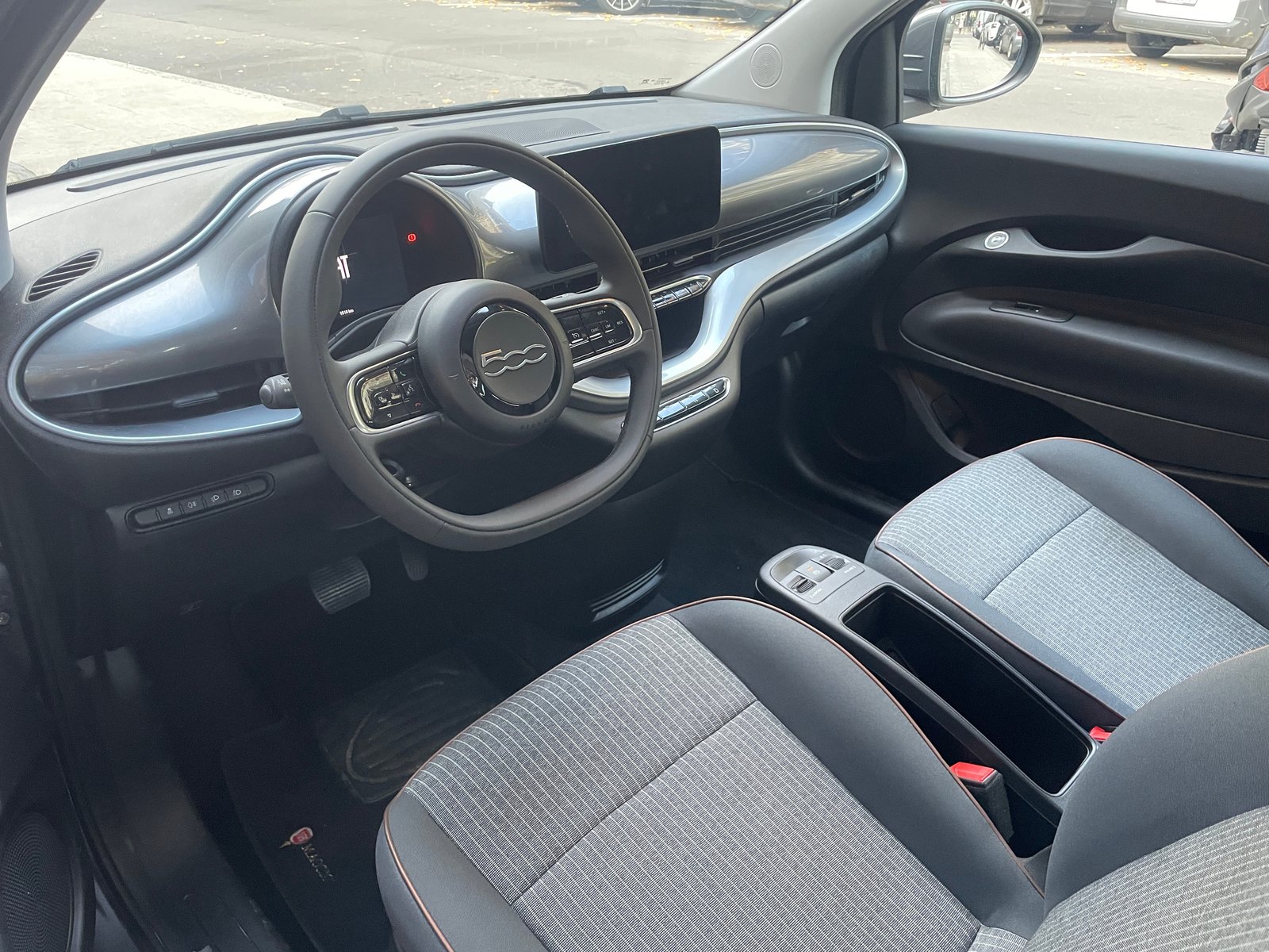 FIAT 500 electric 87 kW Icon, Électrique, Occasion / Utilisé, Automatique - 5