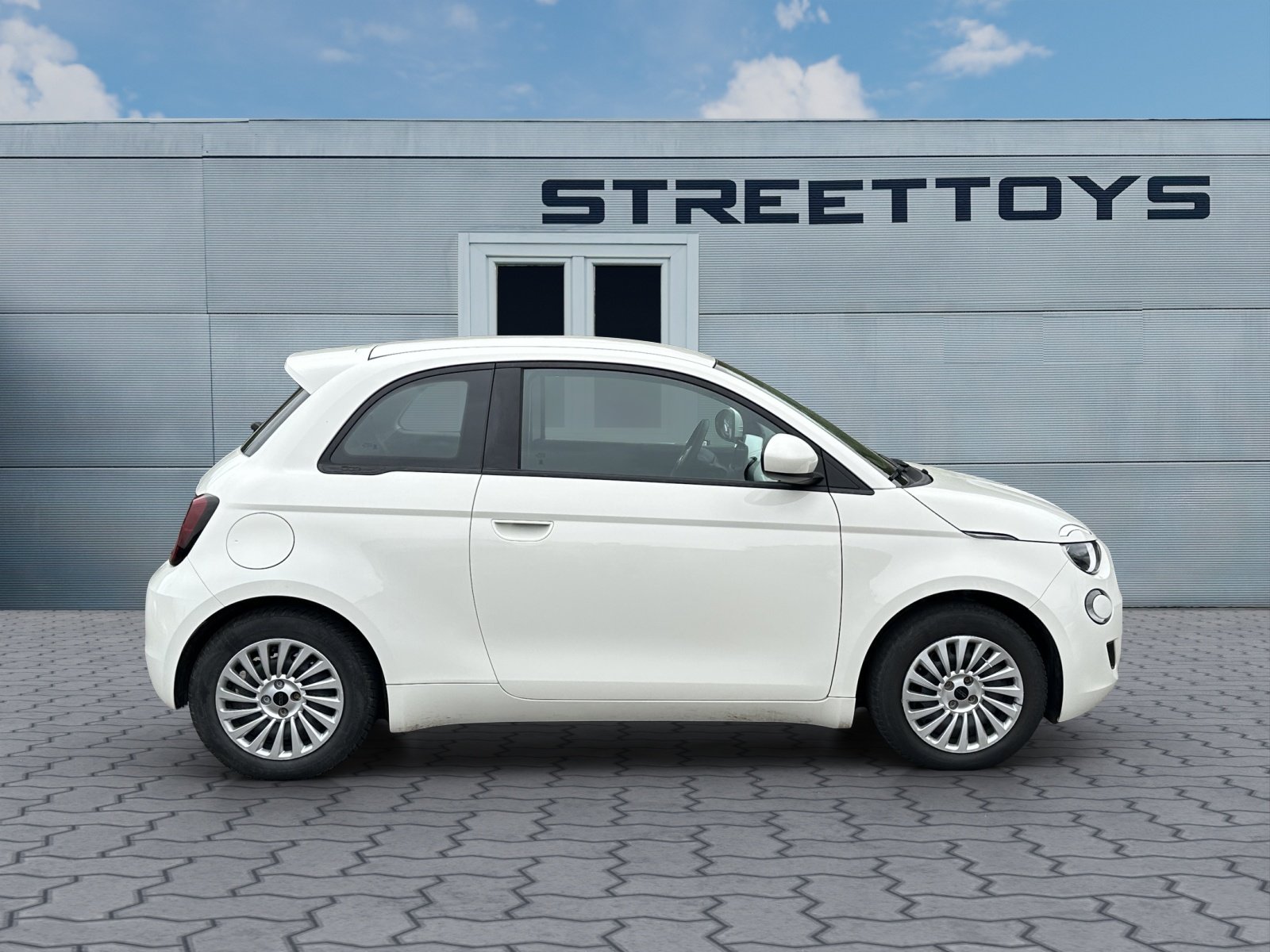 FIAT 500 electric 87 kW Icon, Electric, Second hand / Used, Automatic - 2