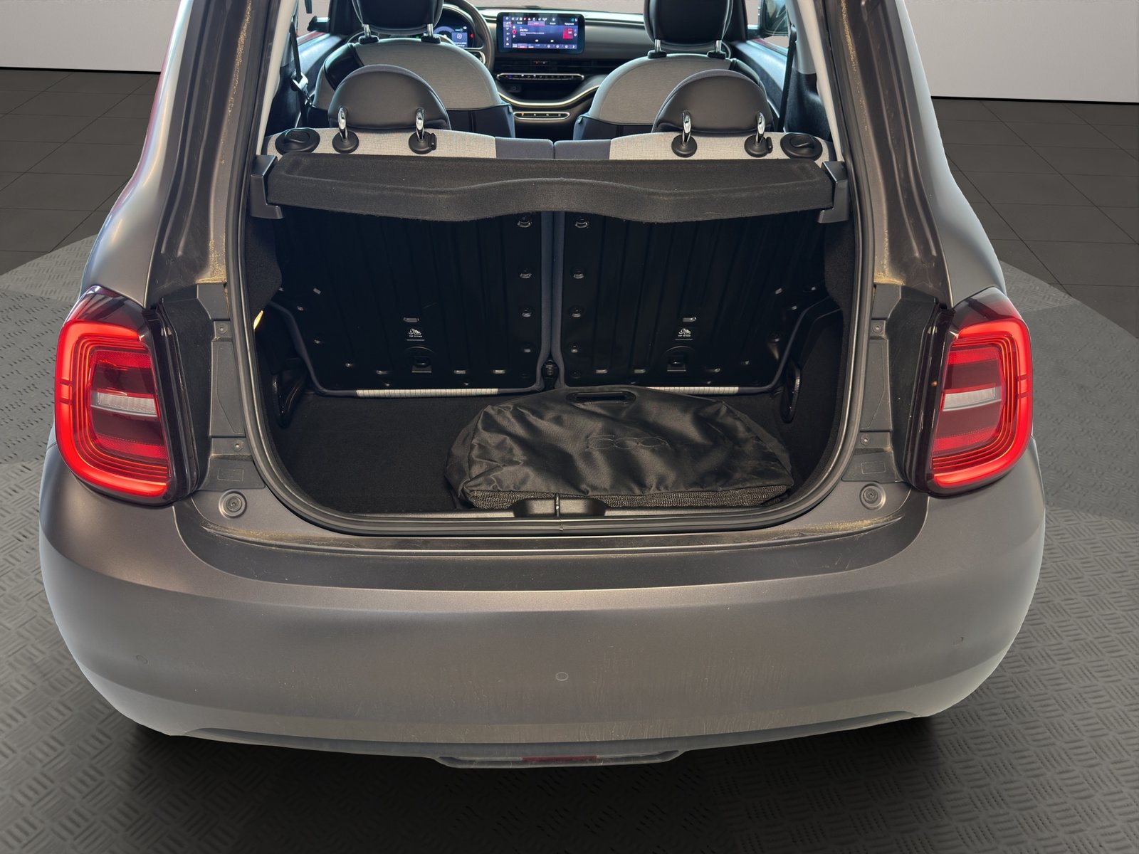 FIAT 500 electric 87 kW Icon, Elektro, Occasion / Gebraucht, Automatik - 6