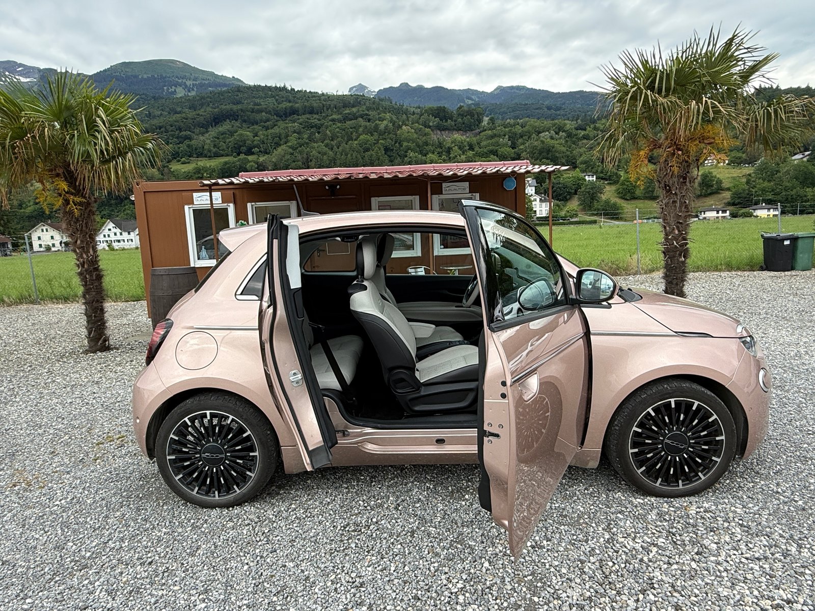FIAT 500e 3+1 Türen electric 87 kW La Prima, Electric, Second hand / Used, Automatic - 5