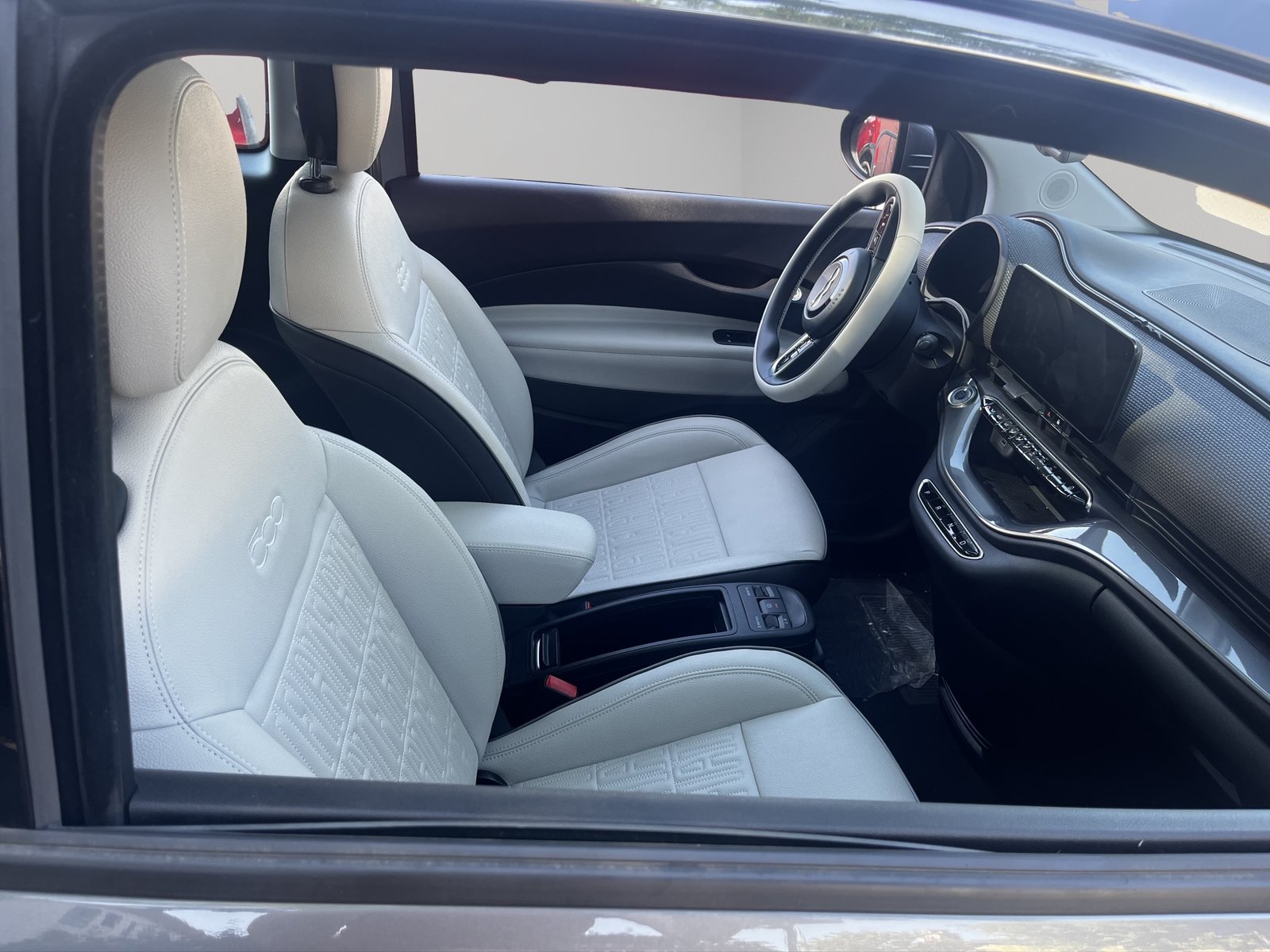 FIAT 500 electric 87 kW La Prima, Elektro, Occasion / Gebraucht, Automatik - 7