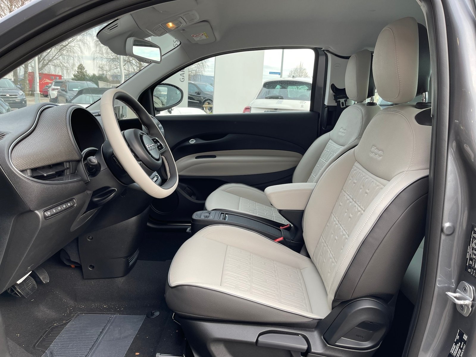FIAT 500 La Prima 3+1, Elektro, Occasion / Gebraucht, Automatik - 2