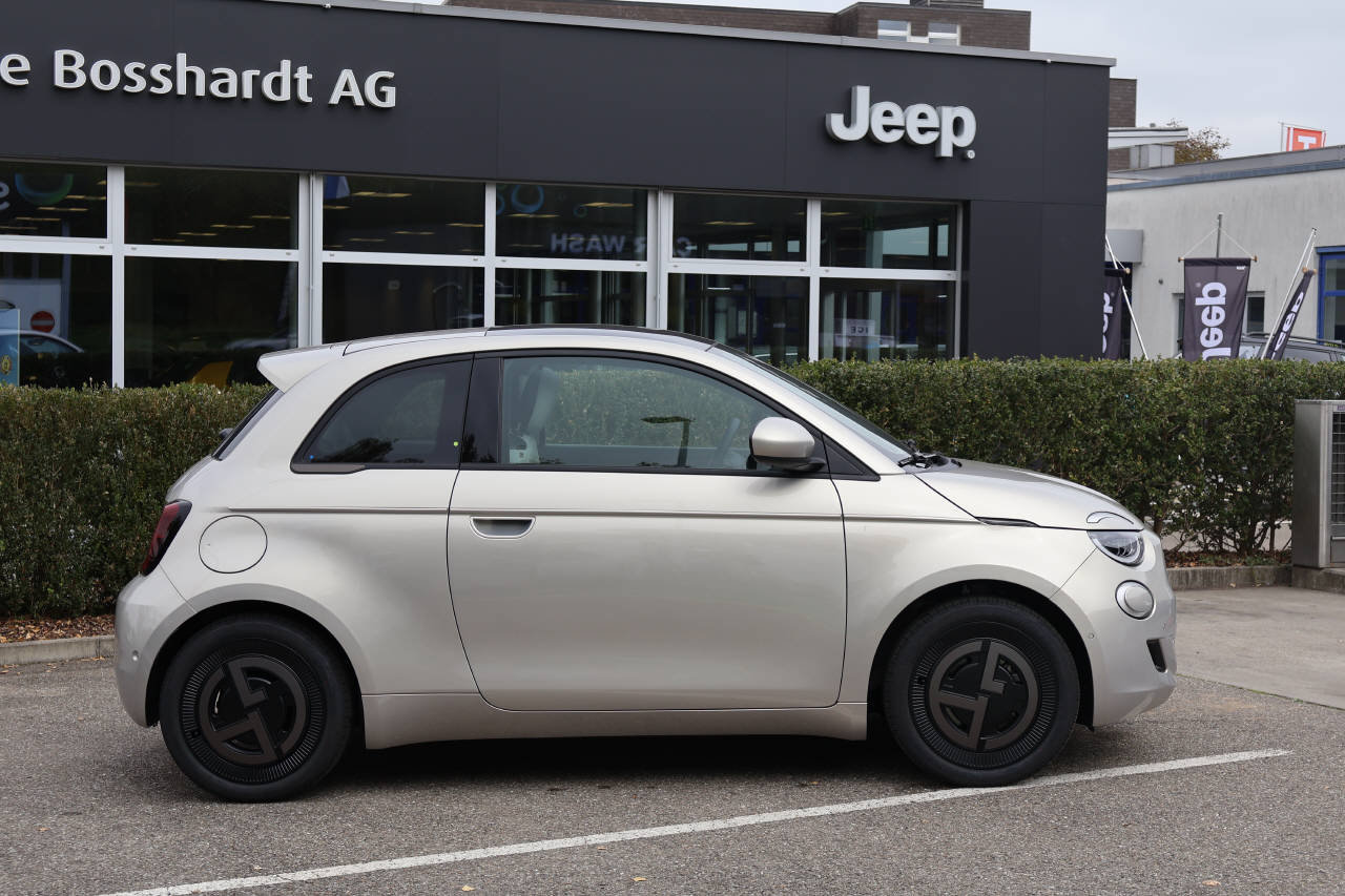 FIAT 500 Armani, Electric, New car, Automatic - 2