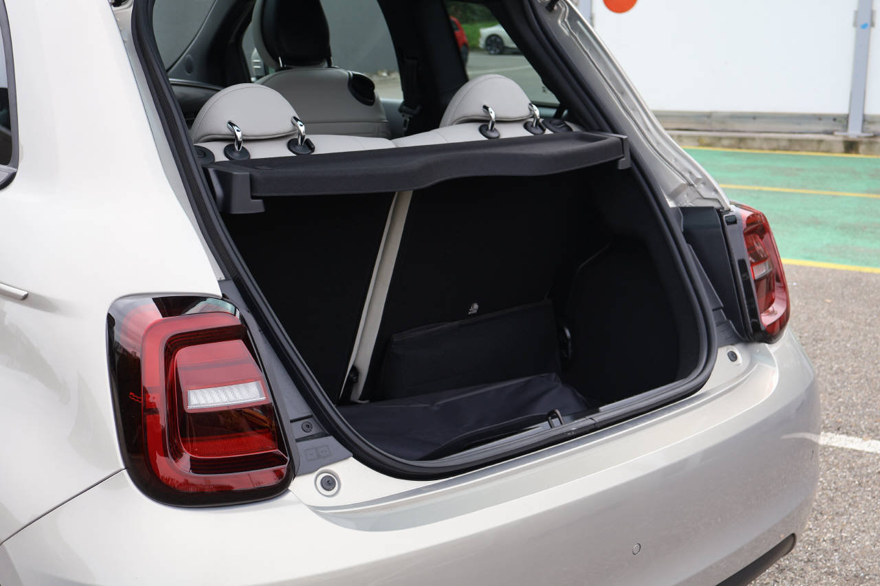 FIAT 500 Armani, Electric, New car, Automatic - 5