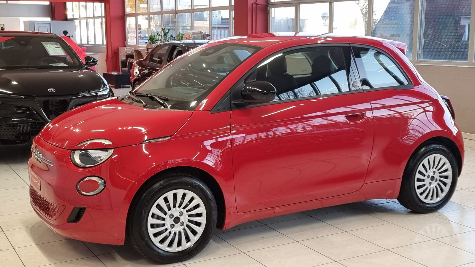 FIAT 500 Red electric 42 KWh 118 PS, Elektro, Neuwagen, Automatik - 2