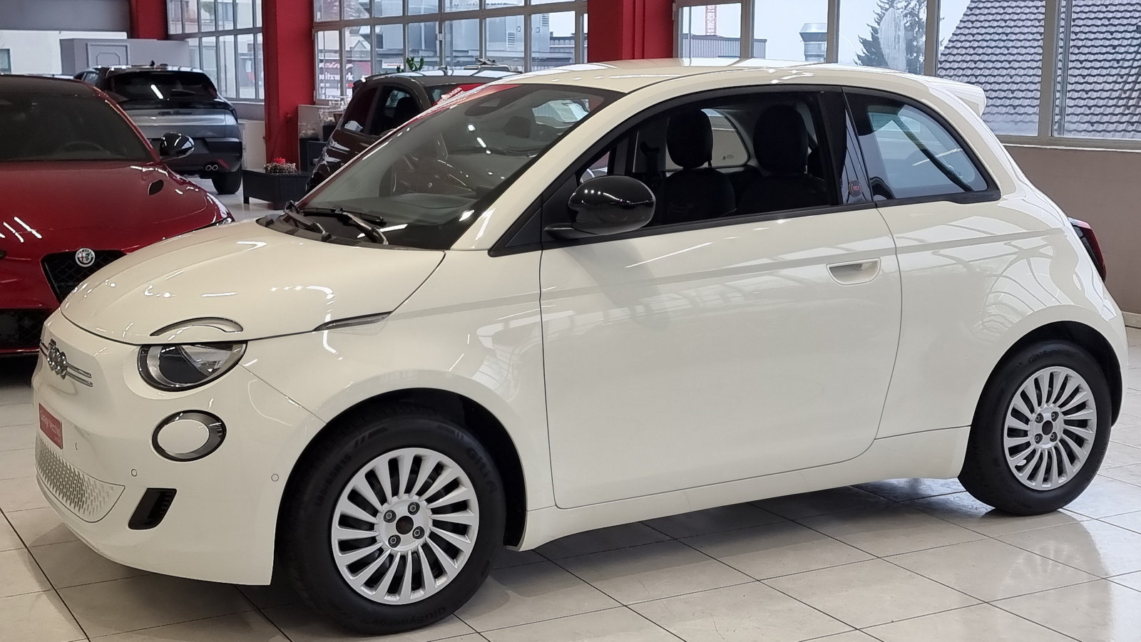 FIAT 500 Red electric 42 KWh 118 PS, Elektro, Neuwagen, Automatik - 2