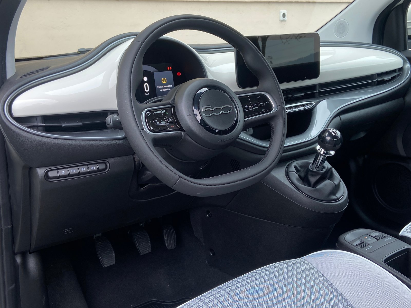FIAT 500 1.0 FireFly MHD Torino, Petrol, New car, Manual - 5