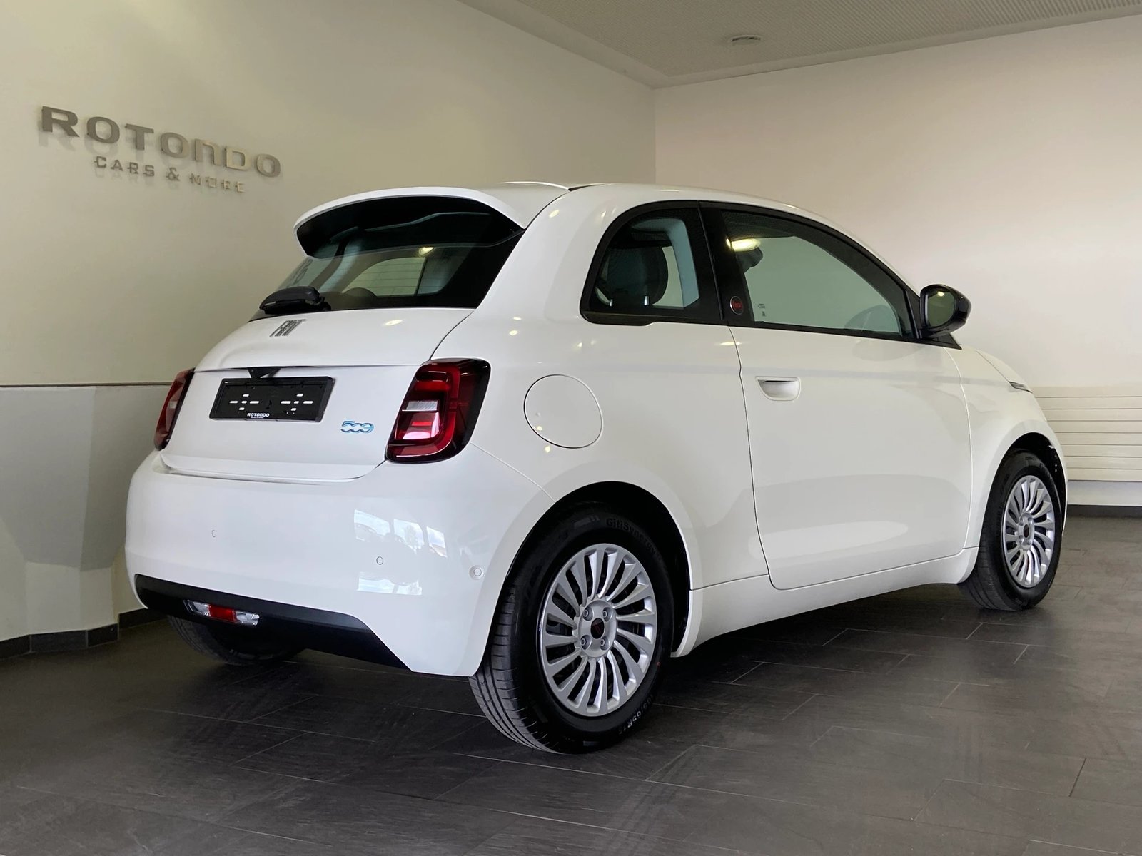 FIAT 500 electric 87 kW Red, Électrique, Voiture nouvelle, Automatique - 2