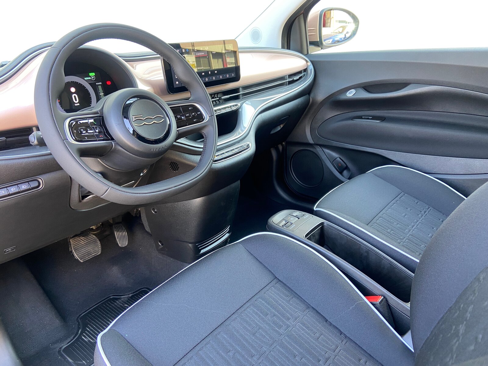FIAT 500 electric 42kWh Dolce Vita, Elektro, Neuwagen, Automatik - 5