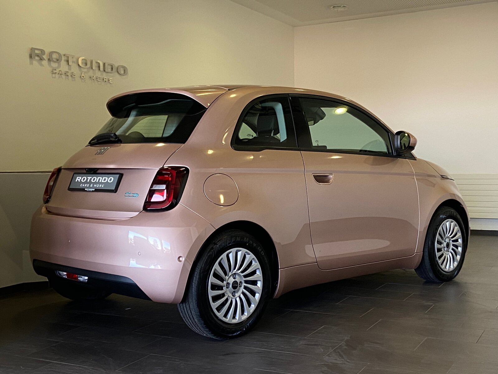 FIAT 500 electric 42kWh Dolce Vita, Elettrica, Auto nuove, Automatico - 2