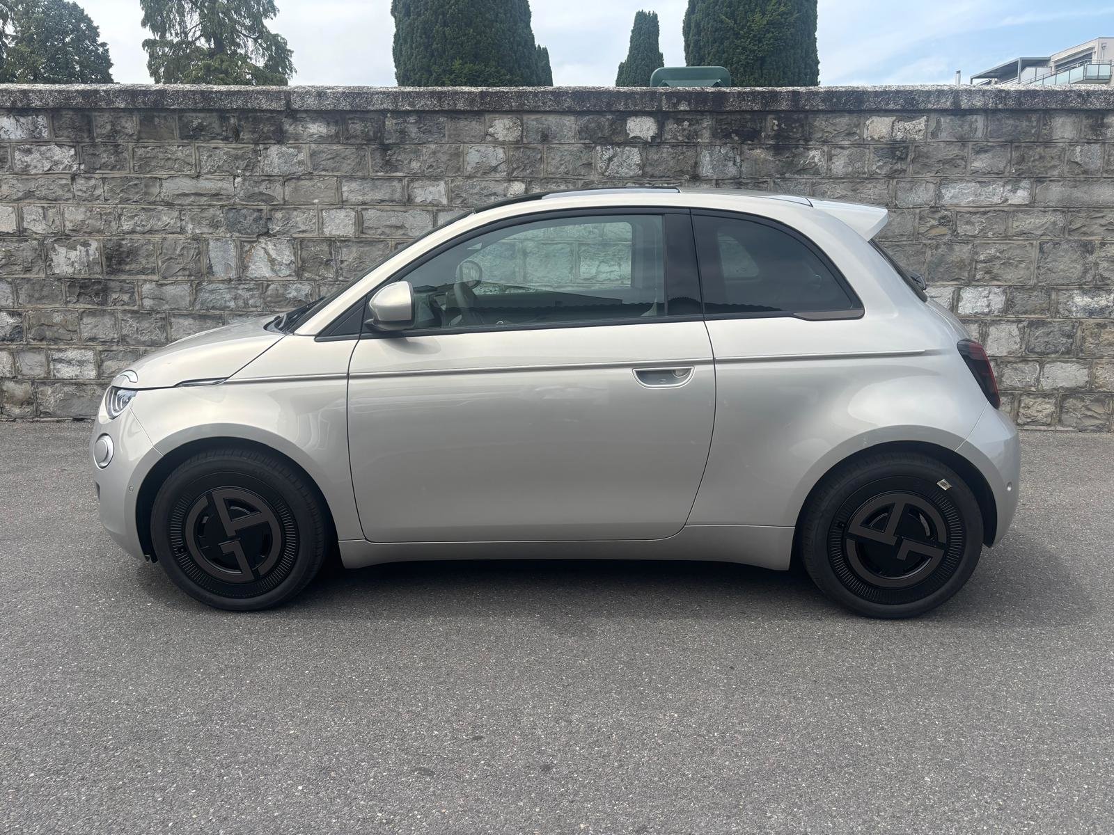 FIAT 500 electric 87 kW Armani