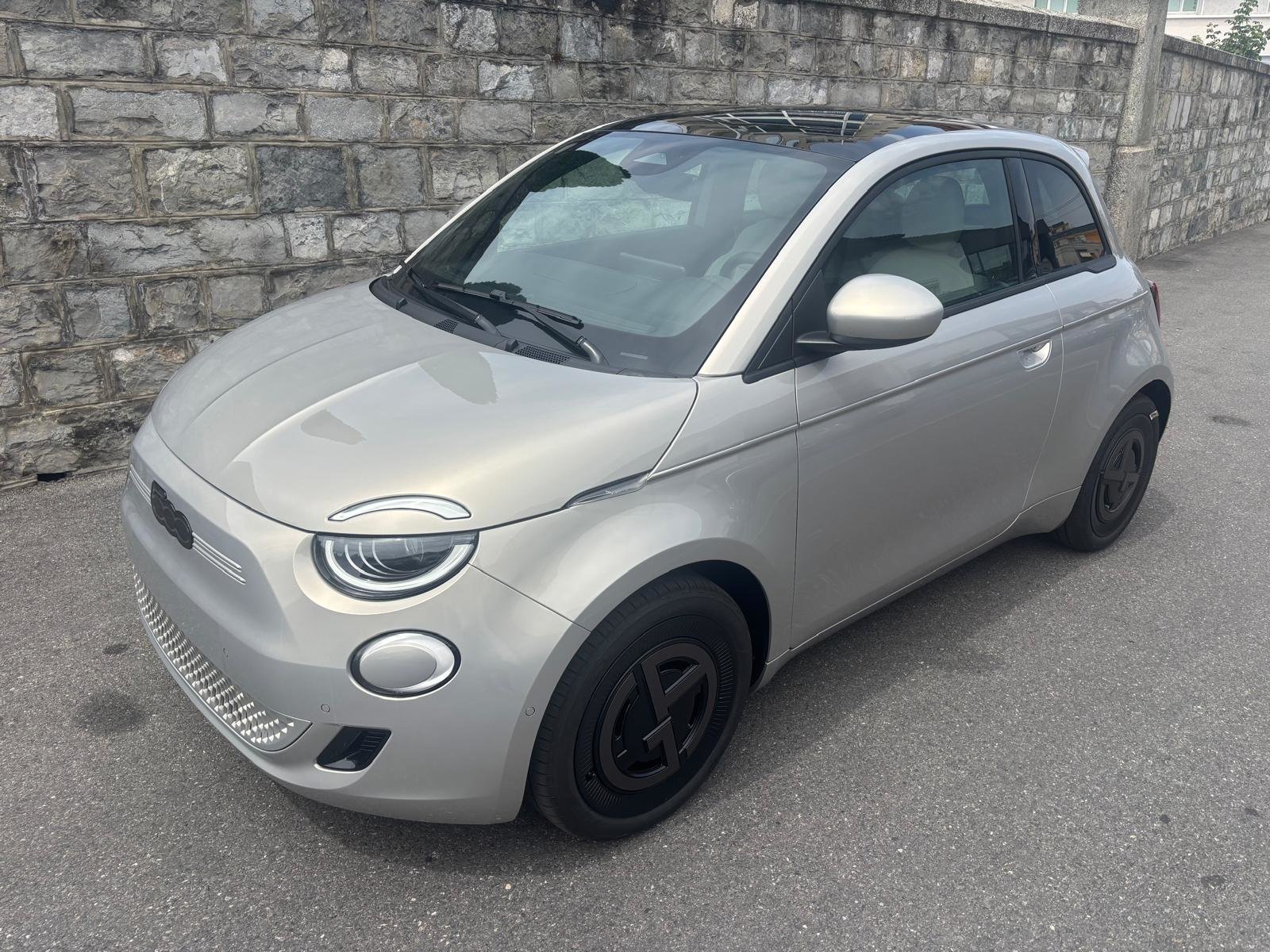 FIAT 500 electric 87 kW Armani, Elektro, Neuwagen, Automatik - 2