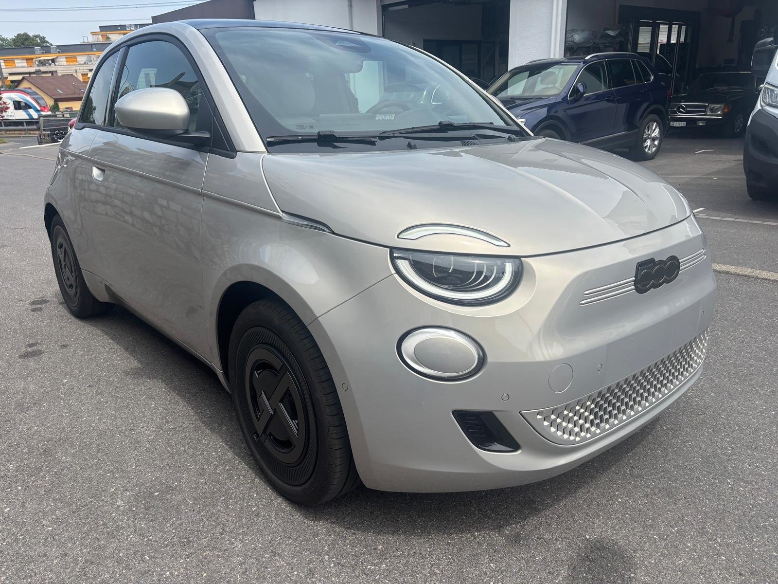 FIAT 500 electric 87 kW Armani, Elektro, Neuwagen, Automatik - 4