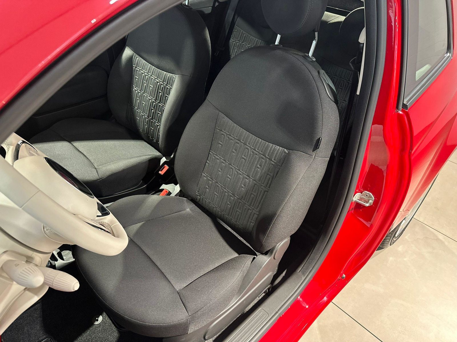 FIAT 500 1.0 Hybrid Lounge, Hybride Léger Essence/Électricité, Occasion / Utilisé, Manuelle - 6