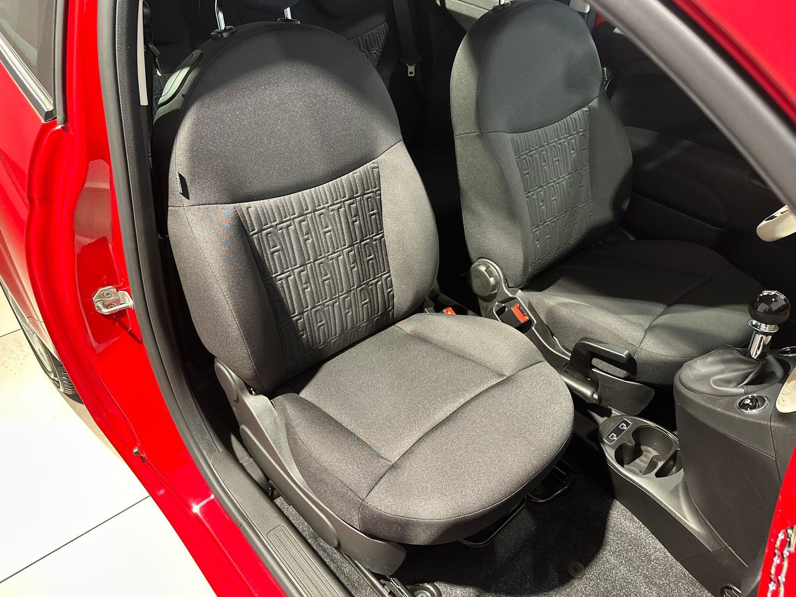 FIAT 500 1.0 Hybrid Lounge, Hybride Léger Essence/Électricité, Occasion / Utilisé, Manuelle - 7