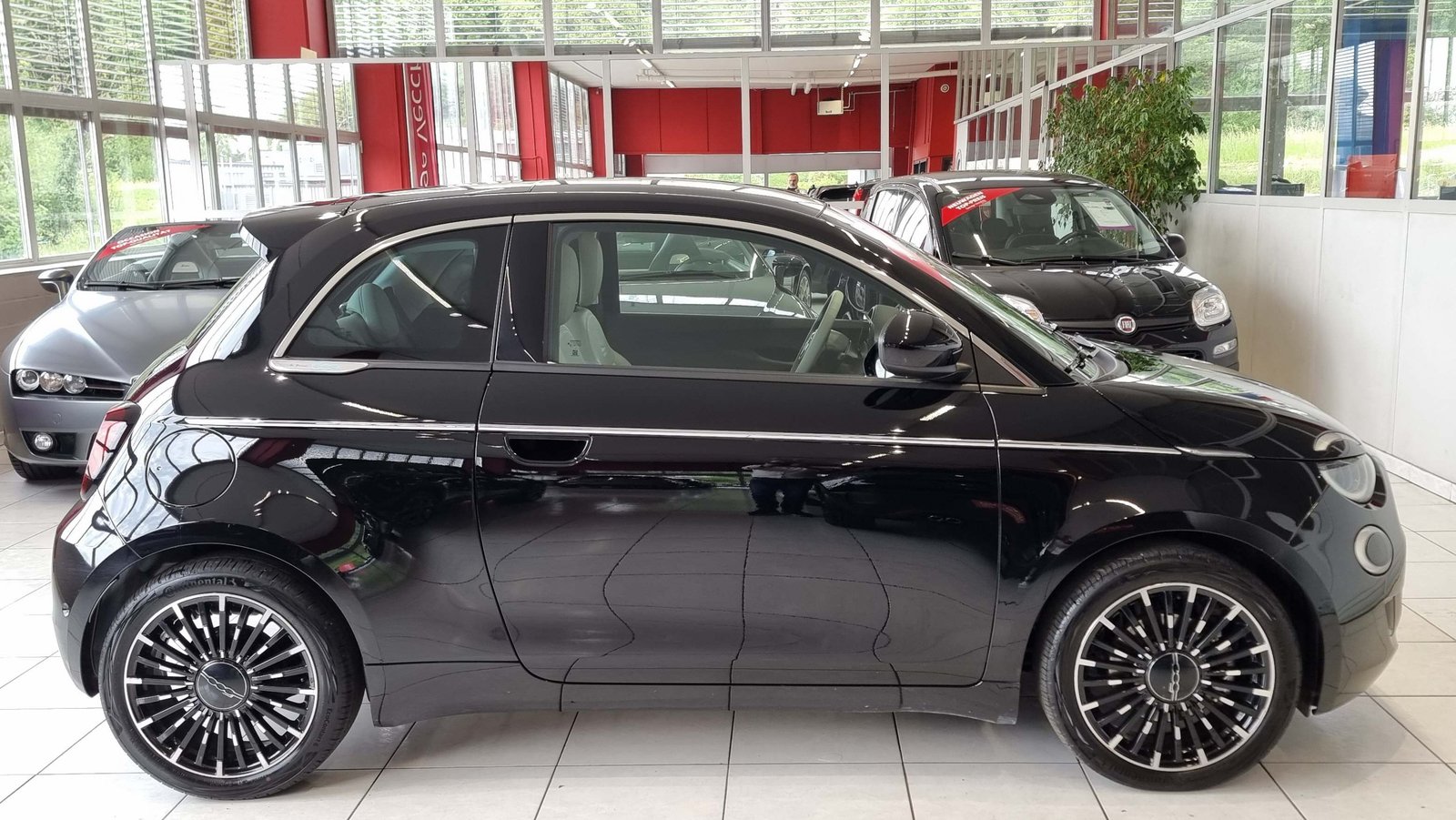 FIAT 500 La Prima 42 KWh 118 PS, Électrique, Occasion / Utilisé, Automatique - 6