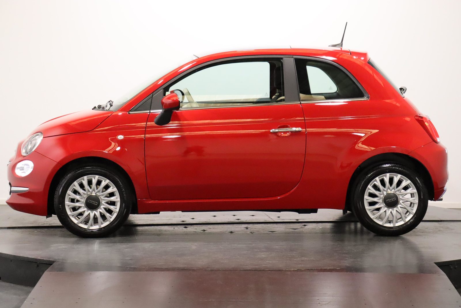 FIAT 500 1.0 Hybrid Lounge, Hybride Léger Essence/Électricité, Occasion / Utilisé, Manuelle - 2