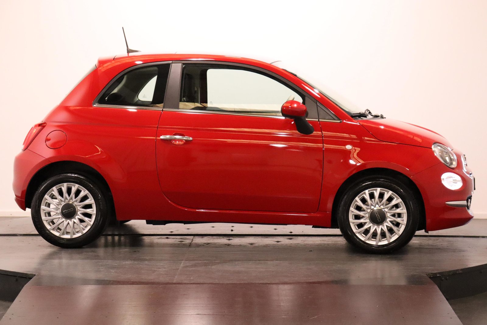 FIAT 500 1.0 Hybrid Lounge, Mild-Hybrid Petrol/Electric, Second hand / Used, Manual - 3