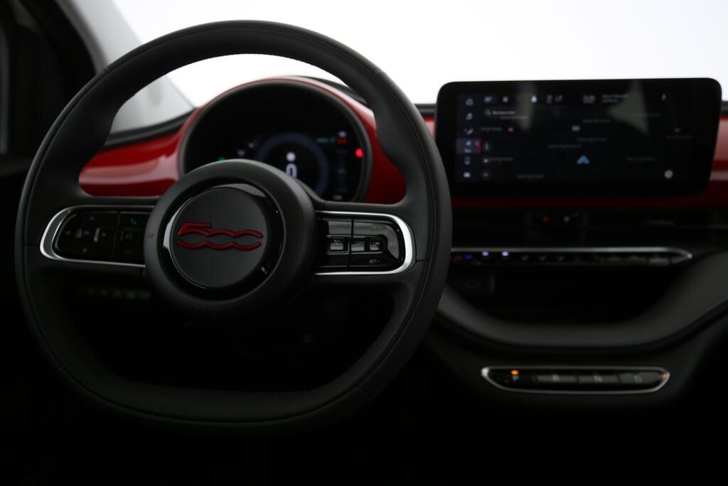 FIAT 500 Red, Elektro, Occasion / Gebraucht, Automatik - 7
